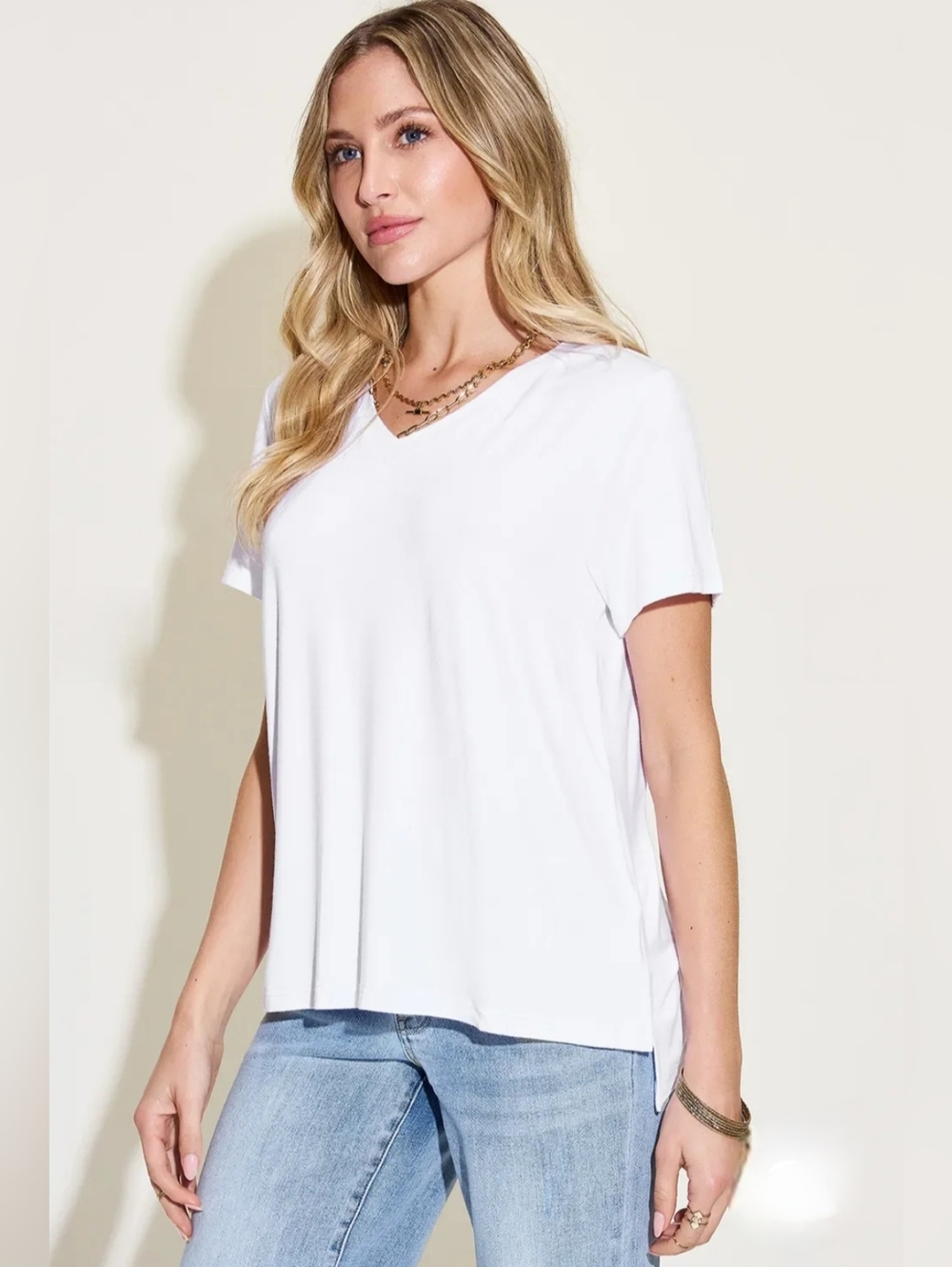 🤍NWOT Basic Bae "95% Bamboo🎋 5% Spandex V-Neck High-Low T-Shirt" White🤍 Large - Picture 2 of 11